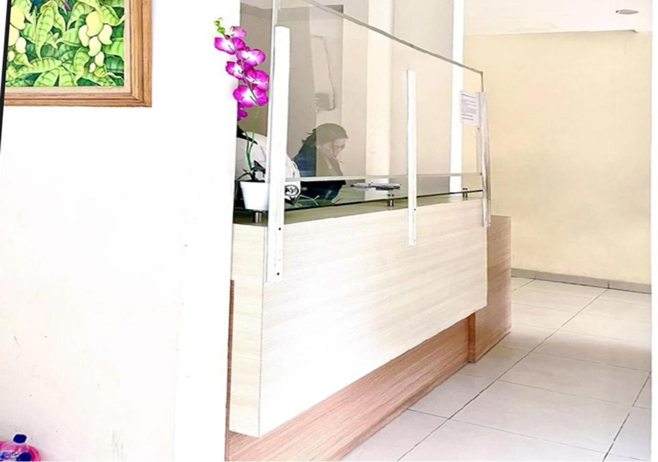 Guest House Permata Tawakal Jakarta Buitenkant foto