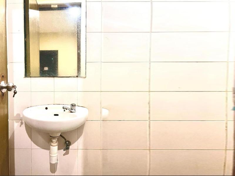 Guest House Permata Tawakal Jakarta Buitenkant foto
